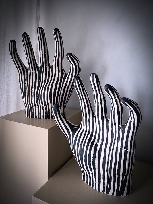 Skulptur Randig Hand