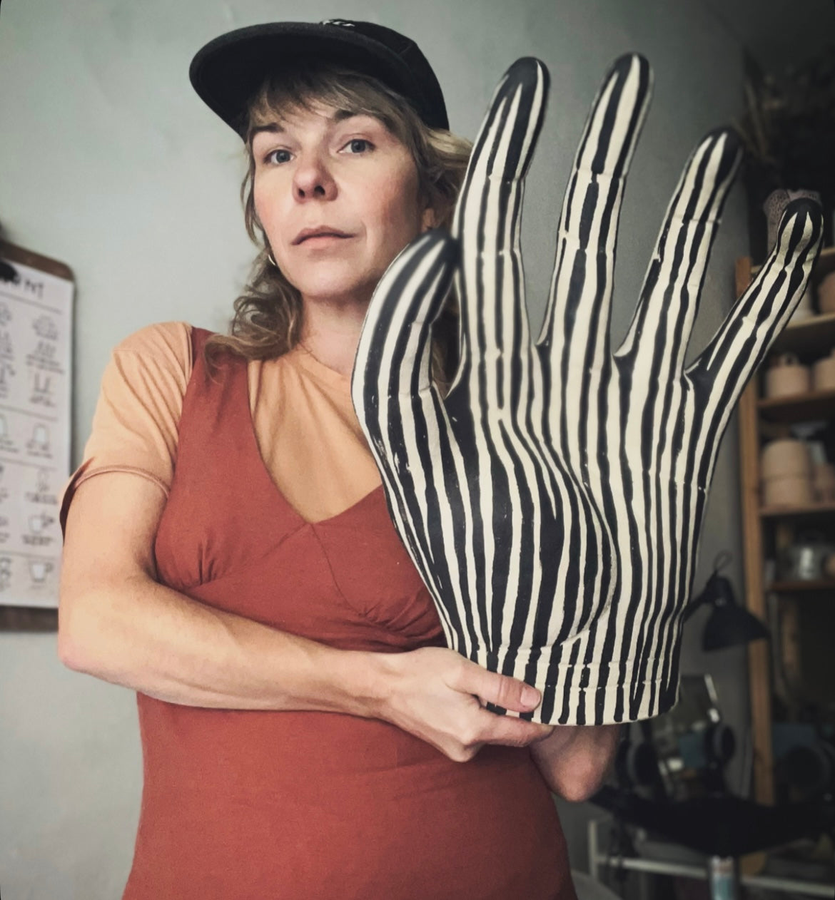 Skulptur Randig Hand